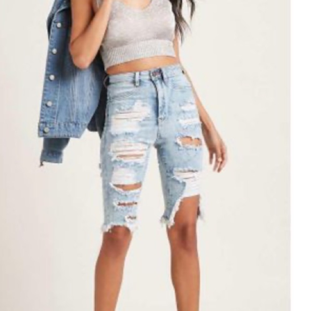 High waisted Bermuda shorts